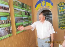 Директор Великодолинського ЛГ Валентин Піт ознайомив учасників екскурсії з історією створення ЛГ та напрямками діяльності